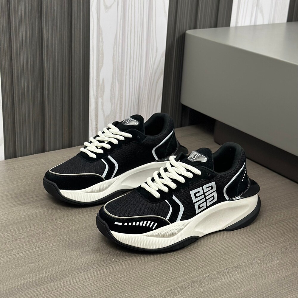 Givenchy Fashion Runner Sneaker GV-002